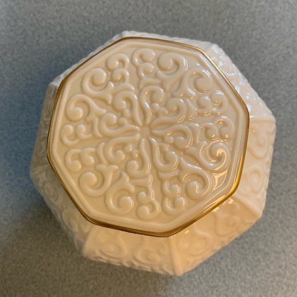 VINTAGE•Lenox jar with 24k gold trim lid - Picture 2 of 6